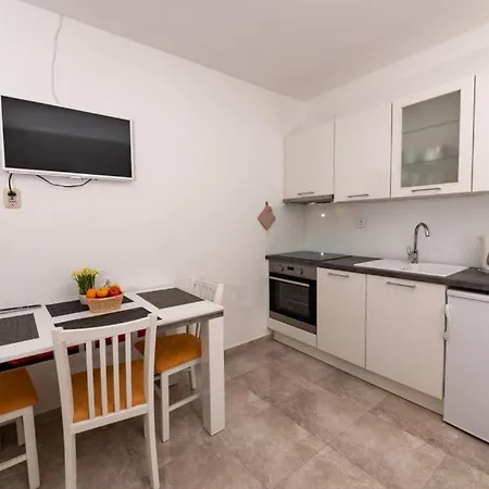 Apartament Ivan *